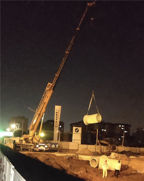 顺义区“弯臂矫正”—— 吊车的 “形变补偿” 技术